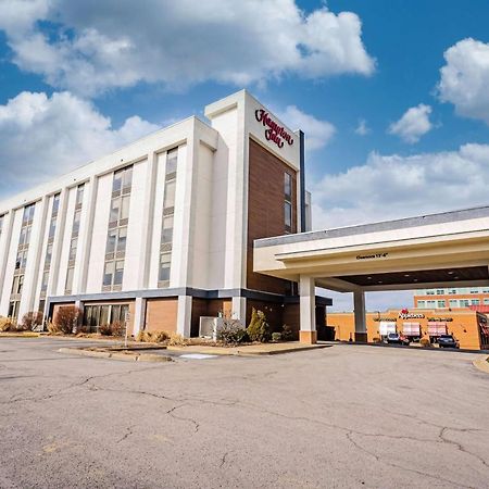 Hampton Inn Моргантаун Экстерьер фото