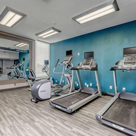 Hampton Inn Моргантаун Экстерьер фото