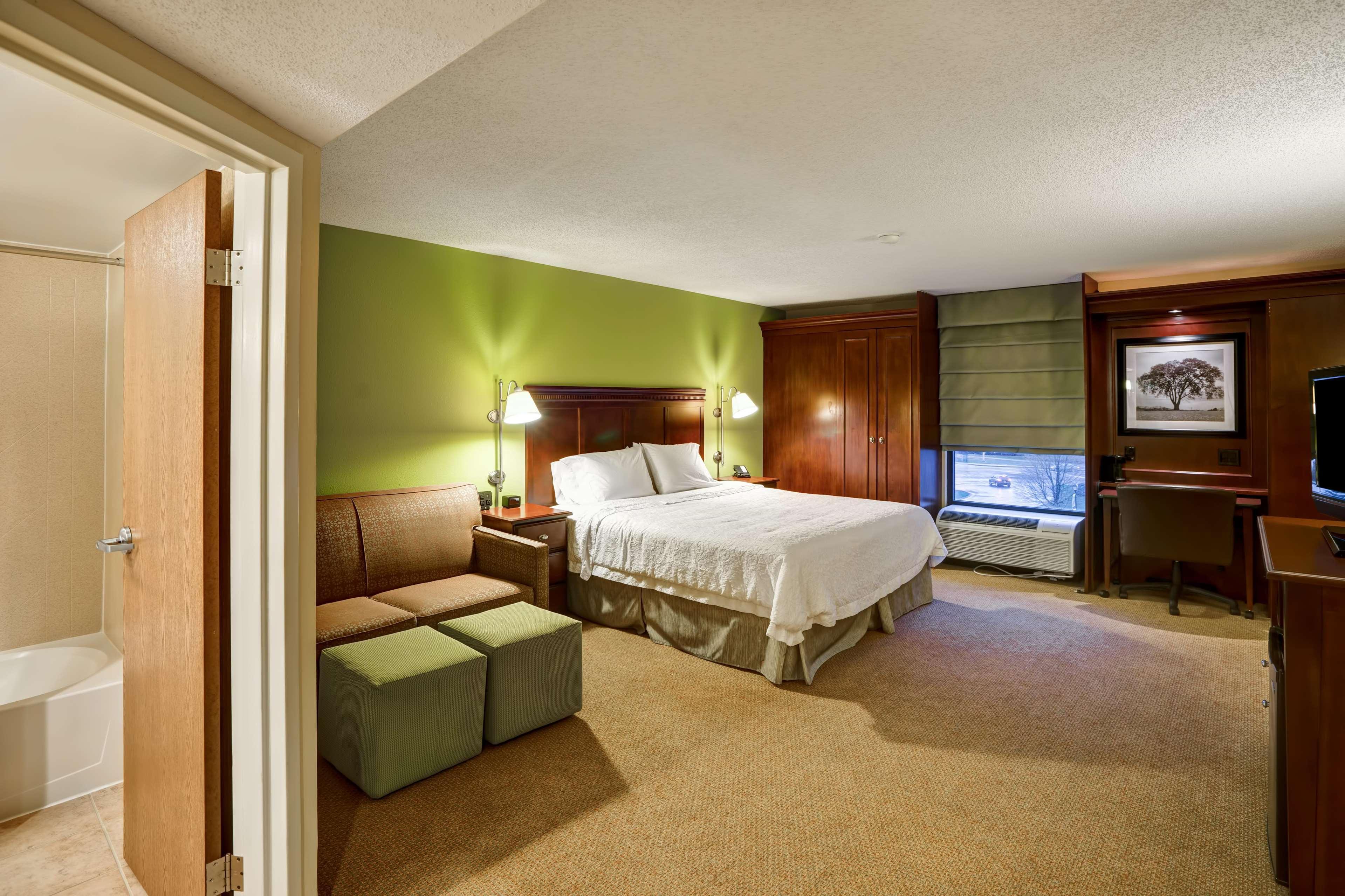 Hampton Inn Моргантаун Экстерьер фото