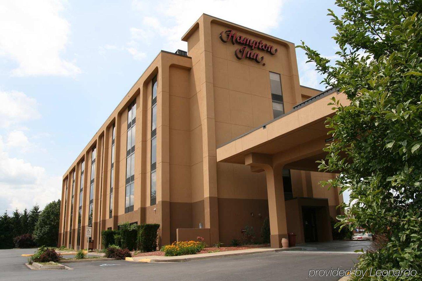 Hampton Inn Моргантаун Экстерьер фото