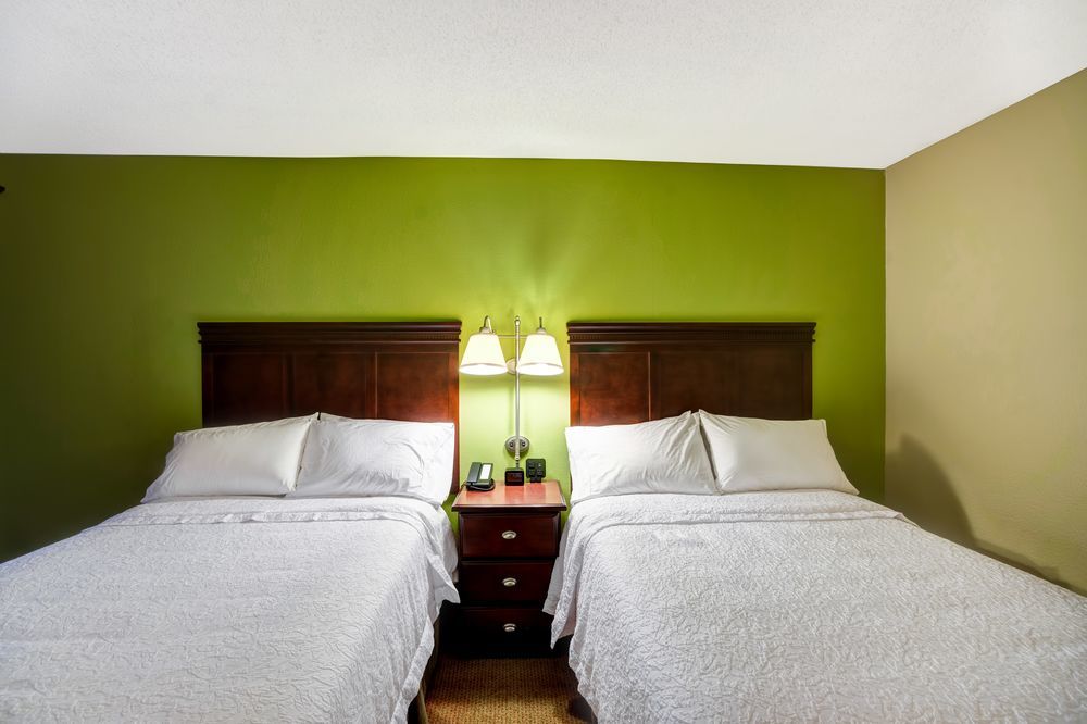 Hampton Inn Моргантаун Экстерьер фото
